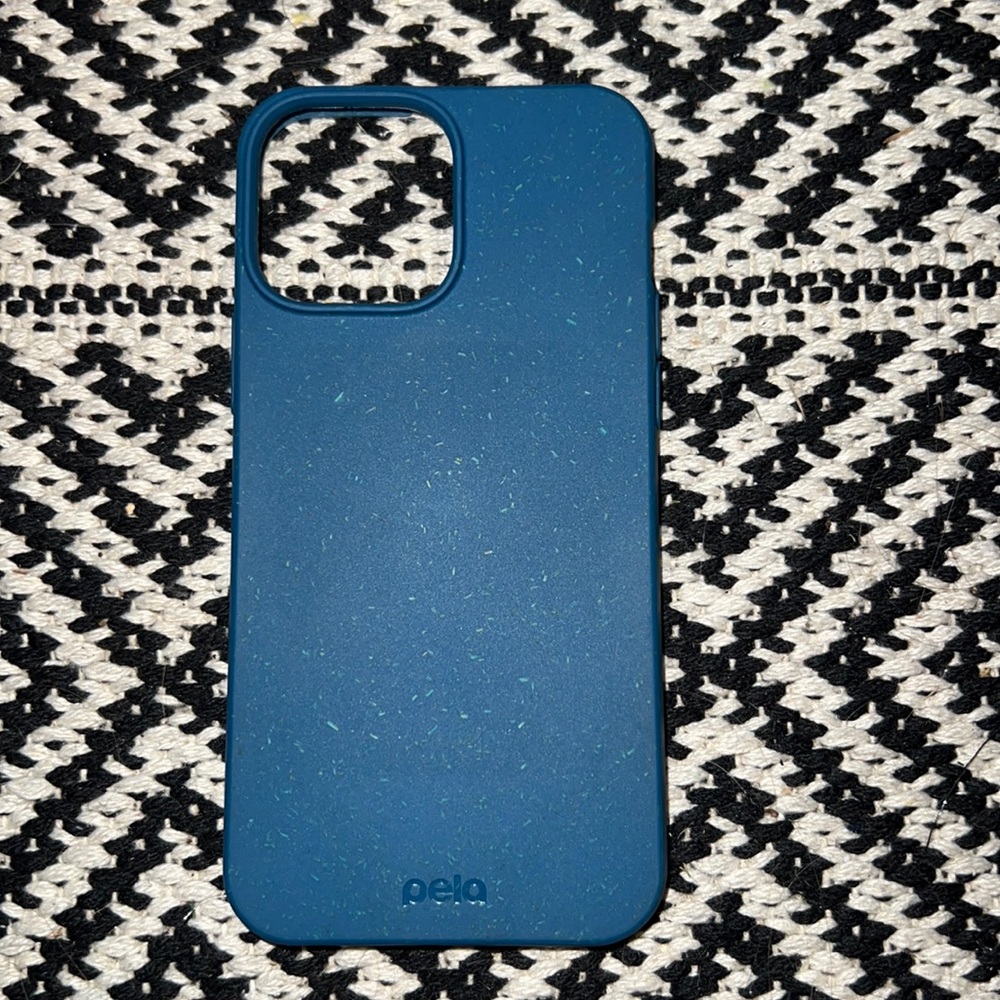 Pela case